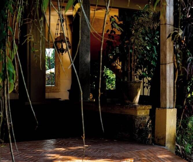 בית מלון כפרי Kayu Arum Resort