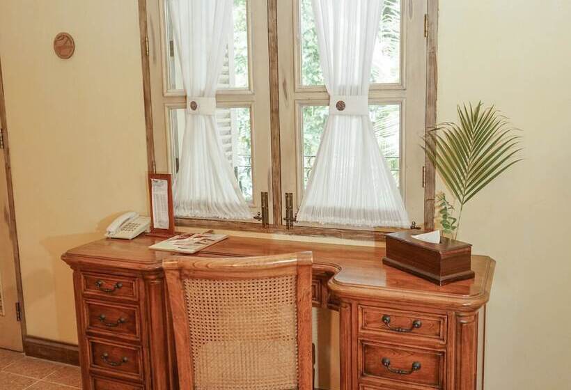 בית מלון כפרי Kayu Arum Resort