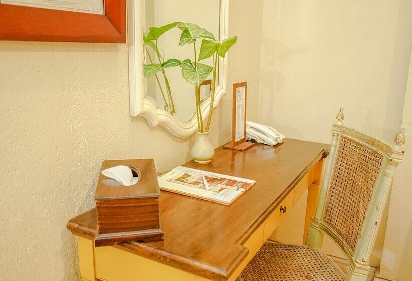 בית מלון כפרי Kayu Arum Resort