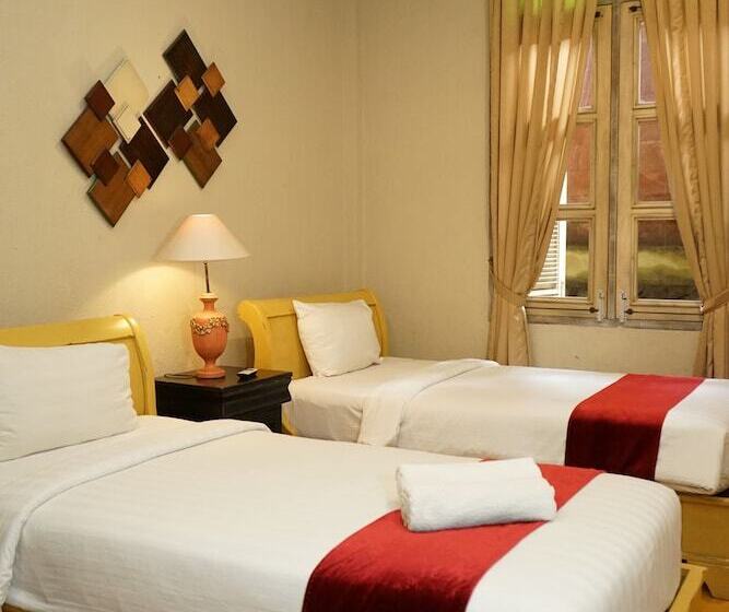 בית מלון כפרי Kayu Arum Resort