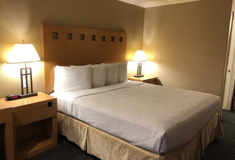 فندق Lake Point Lodge