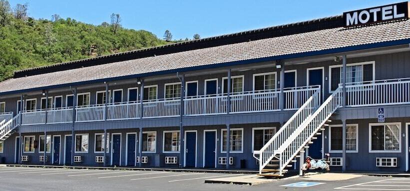 فندق Lake Point Lodge