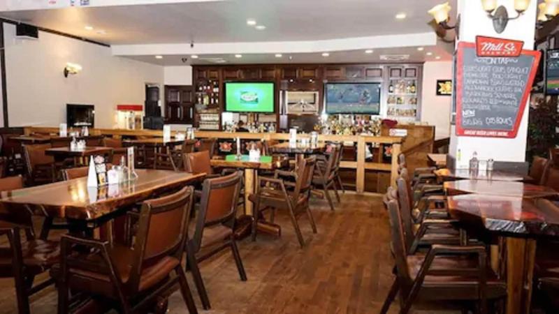 فندق Mcintosh Country Inn & Conference Centre