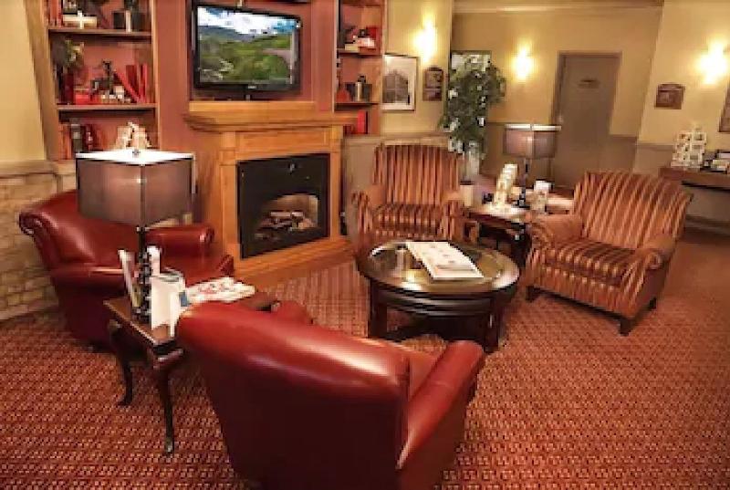 فندق Mcintosh Country Inn & Conference Centre