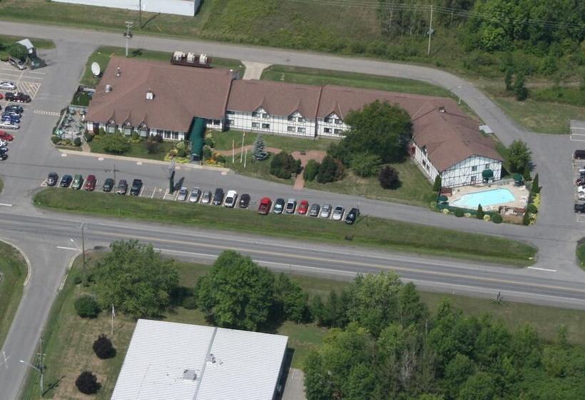 فندق Mcintosh Country Inn & Conference Centre