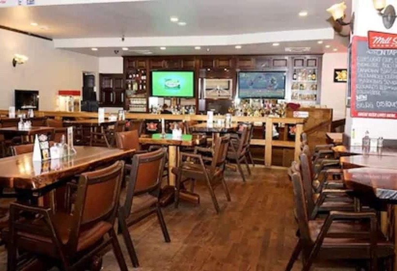 فندق Mcintosh Country Inn & Conference Centre