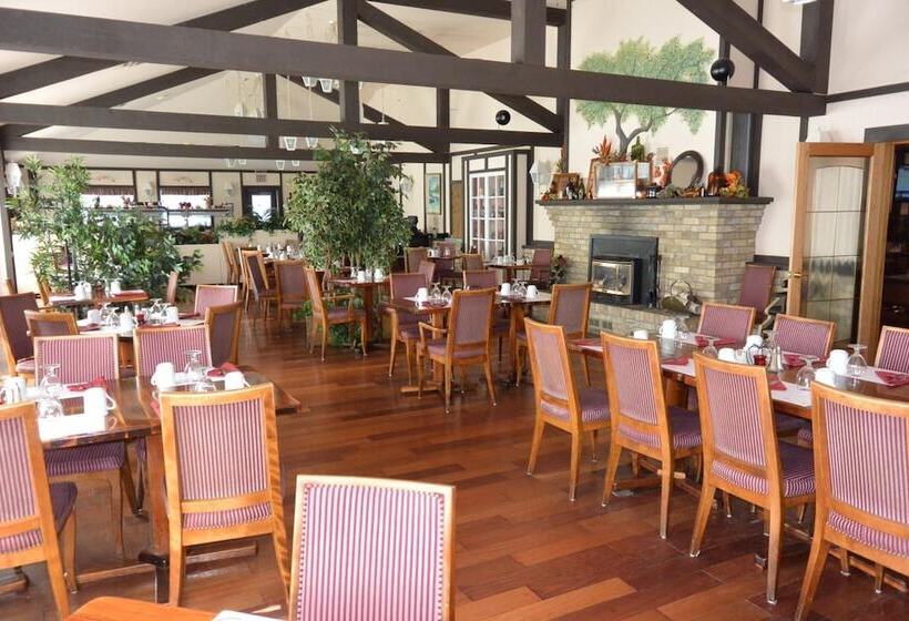 فندق Mcintosh Country Inn & Conference Centre