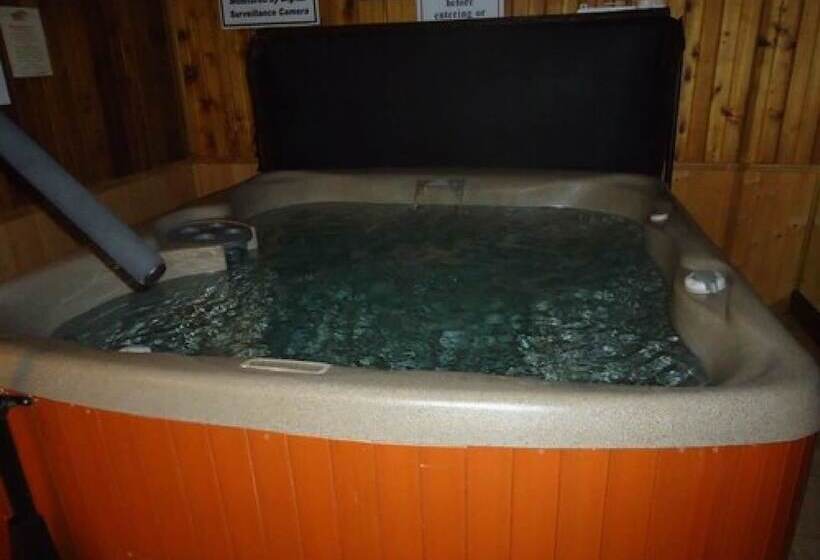 فندق Mcintosh Country Inn & Conference Centre