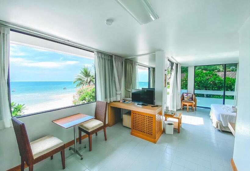 هتل Nern Chalet Beachfront