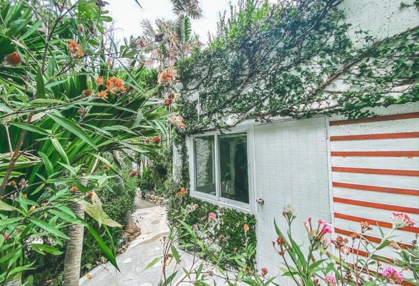 هتل Nern Chalet Beachfront
