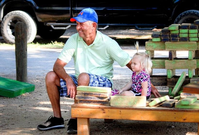 فندق North Texas Jellystone Park