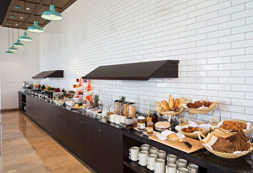 Park Inn By Radisson Hotel And Residence Duqm