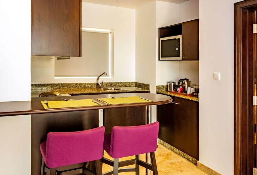 Park Inn By Radisson Hotel And Residence Duqm