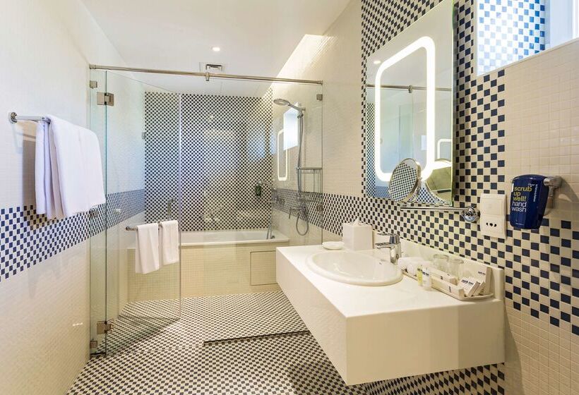 Park Inn By Radisson Hotel And Residence Duqm