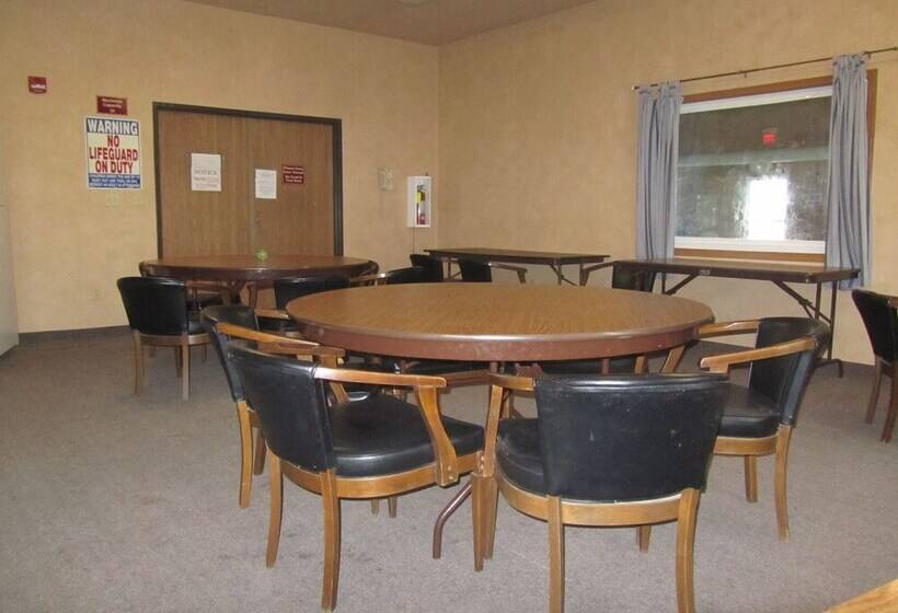 호텔 Park View Inn & Suites And Conference Center