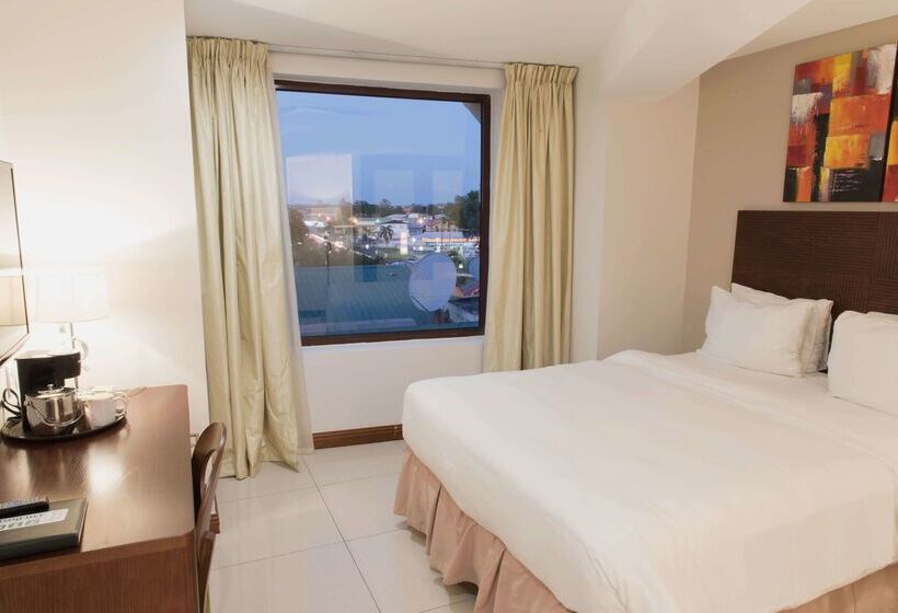 هتل Ramada By Wyndham Princess Paramaribo