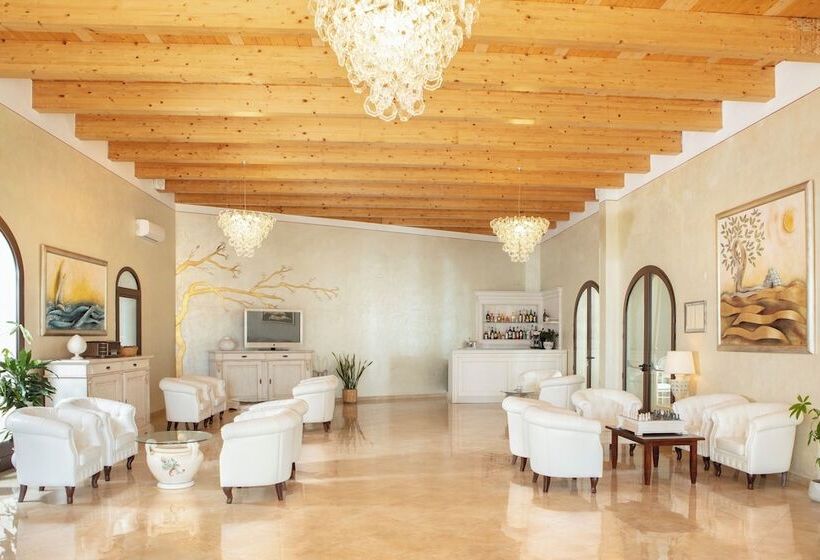 בית מלון כפרי Borgo Mulino A Vento   Resort