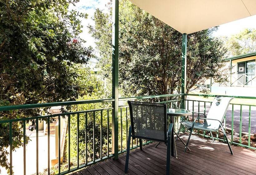 هتل Riverview Tourist Park