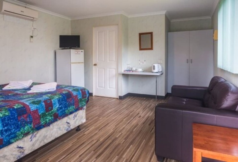 هتل Riverview Tourist Park