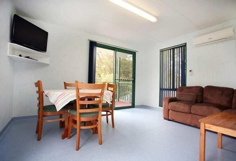 هتل Riverview Tourist Park