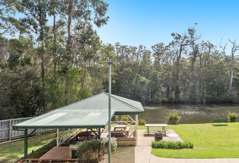 هتل Riverview Tourist Park