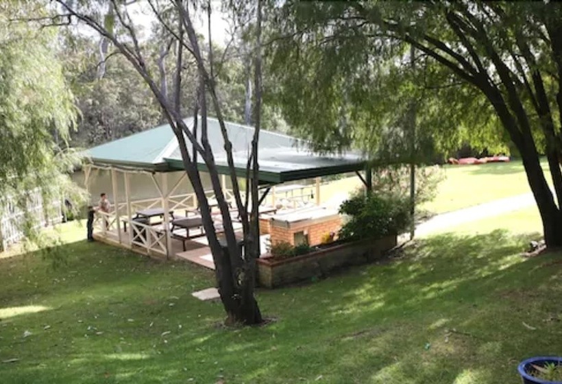 هتل Riverview Tourist Park