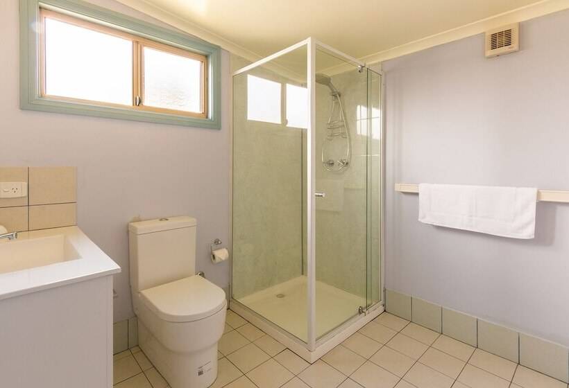 هتل Riverview Tourist Park