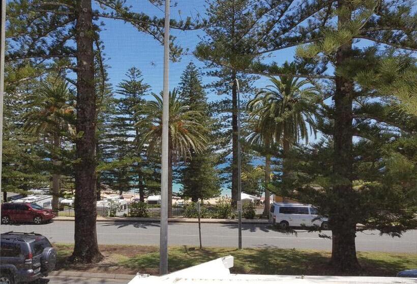 فندق Seabreeze Beach