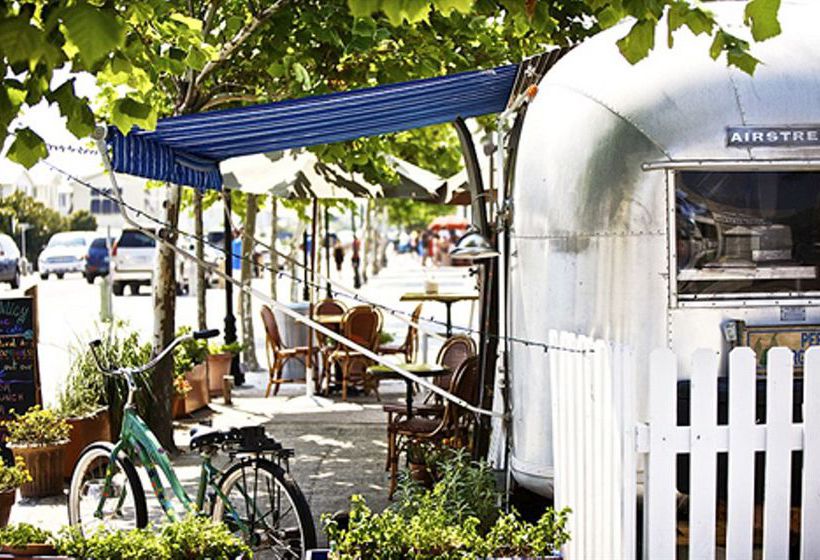 בית מלון כפרי Seaside Cottage Rental Agency