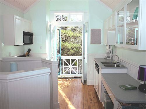 בית מלון כפרי Seaside Cottage Rental Agency