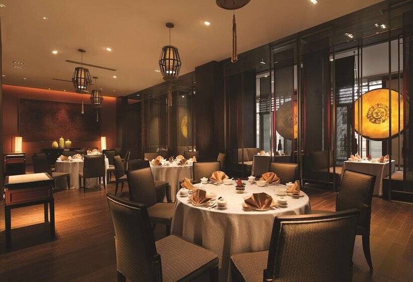 ホテル Shangrila Lhasa