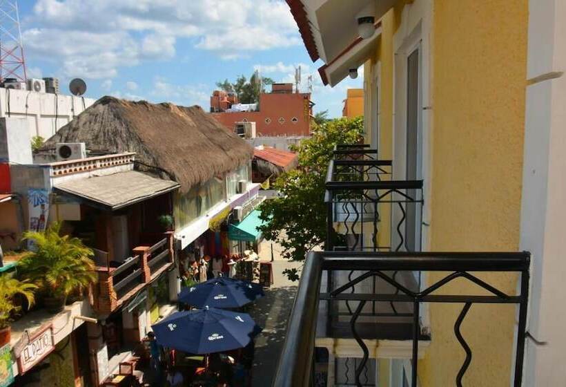 Отель Suites Los Arcos