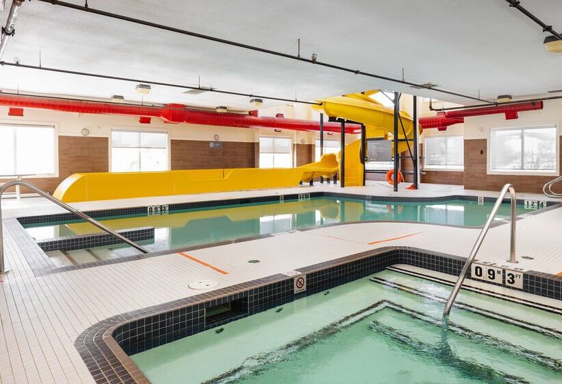 בית מלון כפרי Home Inn And Suites Lloydminster