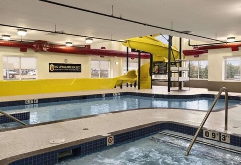 בית מלון כפרי Home Inn And Suites Lloydminster