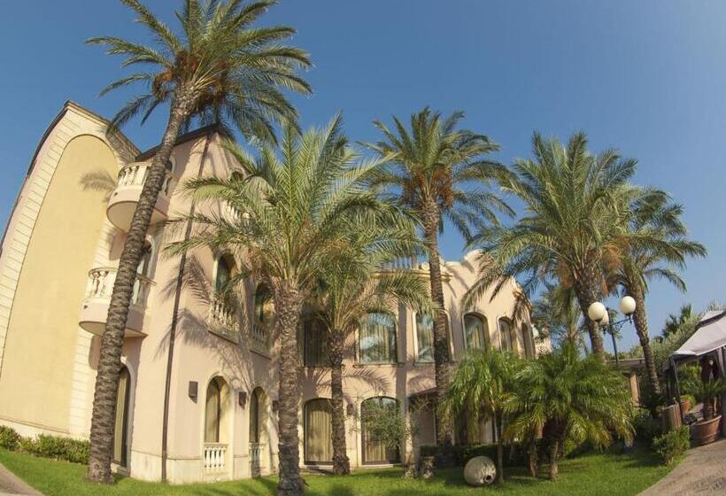 호텔 Th Le Castella   Baia Degli Dei Village