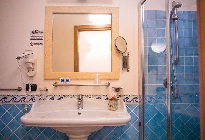 فندق Th Le Castella   Baia Degli Dei Village