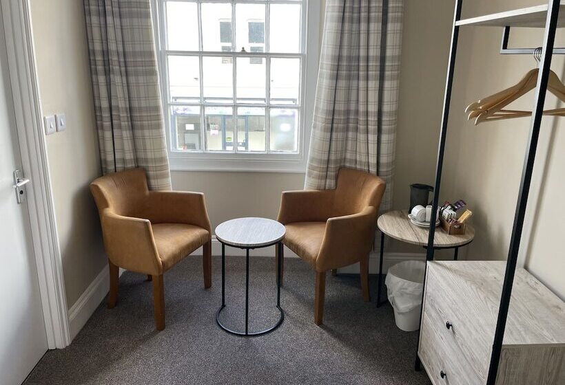 Отель Duke Of Cornwall