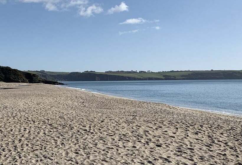 Отель Duke Of Cornwall