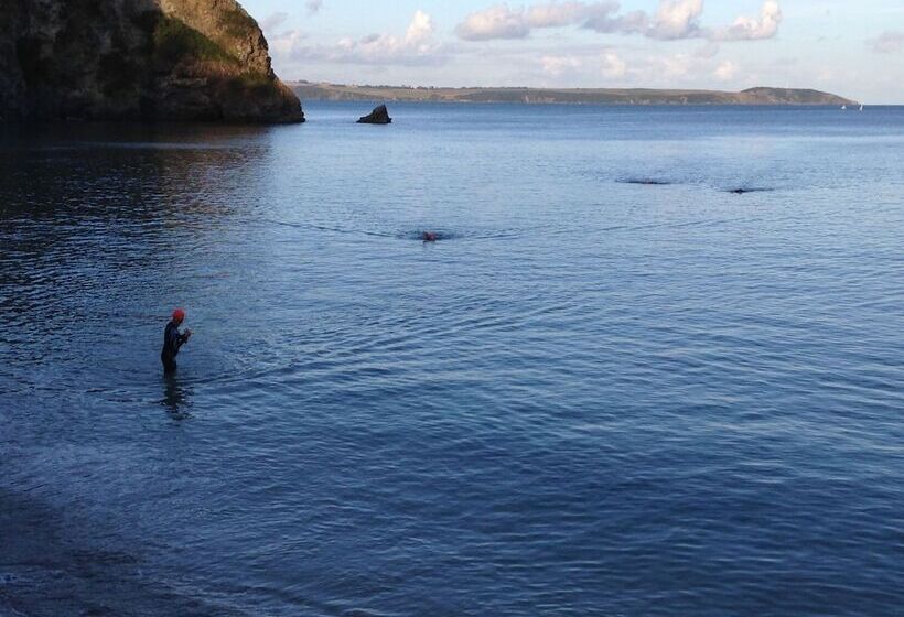 Отель Duke Of Cornwall