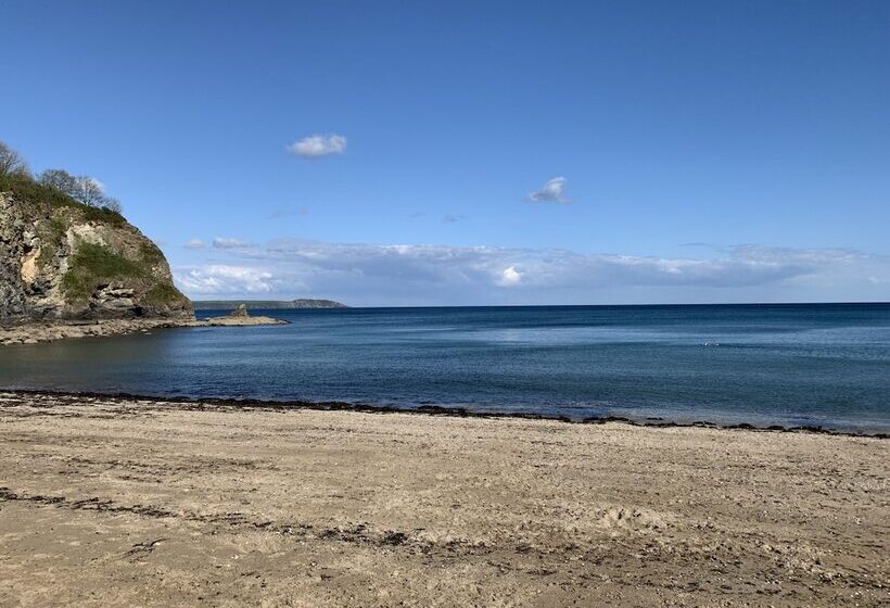 Отель Duke Of Cornwall