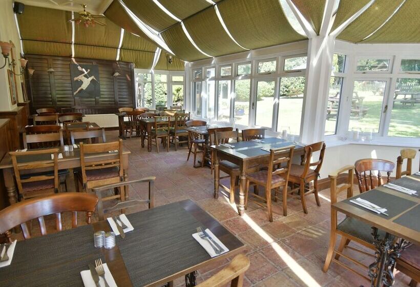 בית מלון כפרי The Inn On The Green