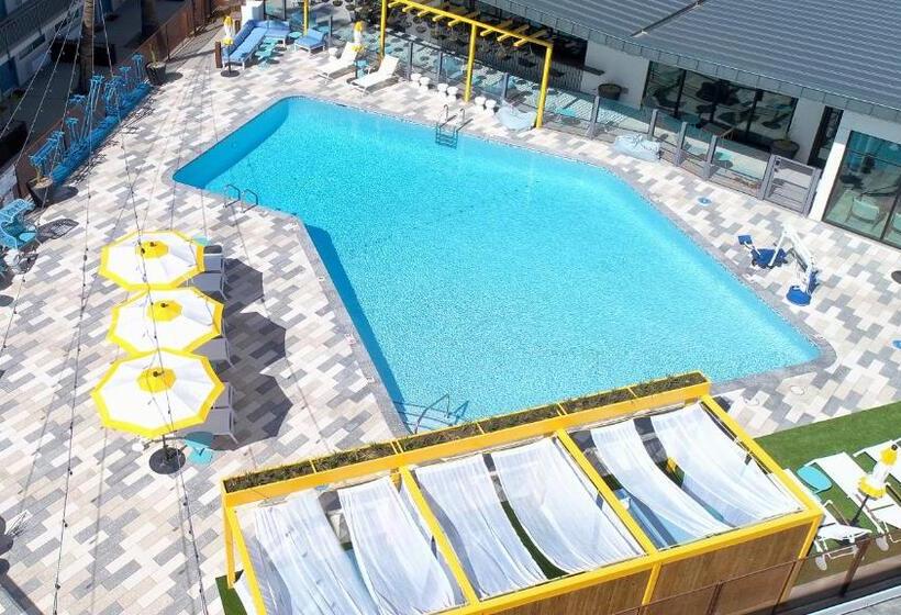 Отель Voco The Tuxon, An Ihg