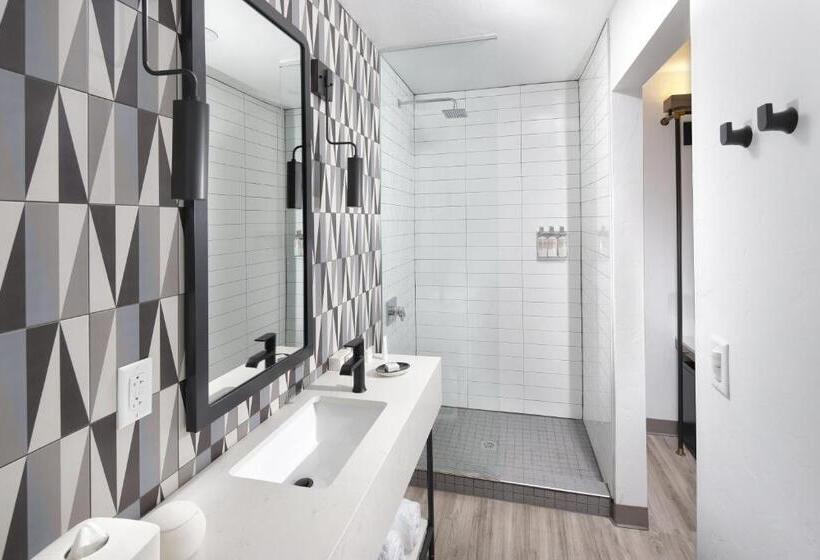 Отель Voco The Tuxon, An Ihg