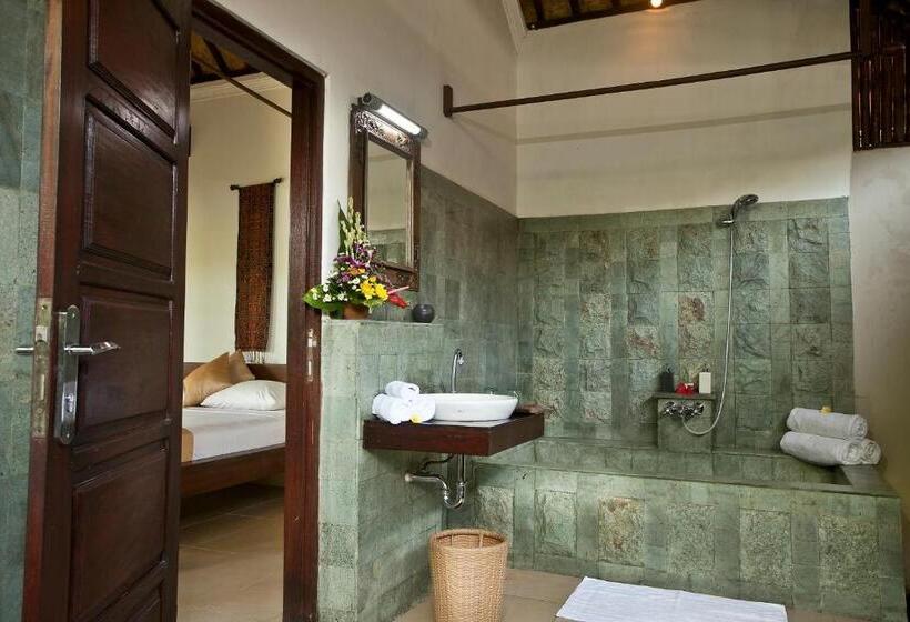 בית מלון כפרי Uma Agung Villa