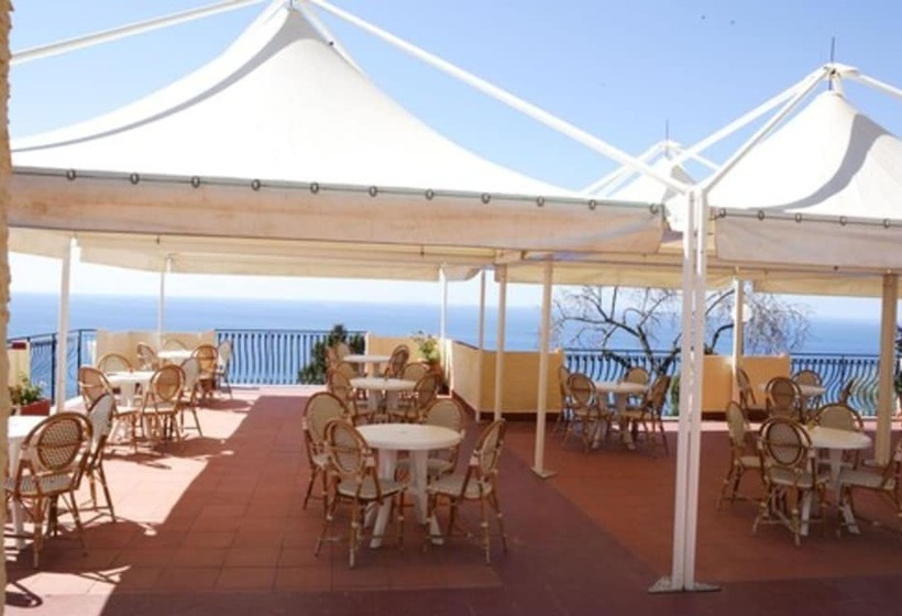 فندق Villaggio Capo Alaua