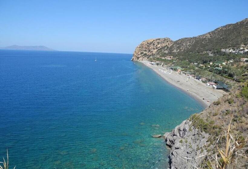 فندق Villaggio Capo Alaua