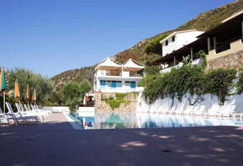 فندق Villaggio Capo Alaua