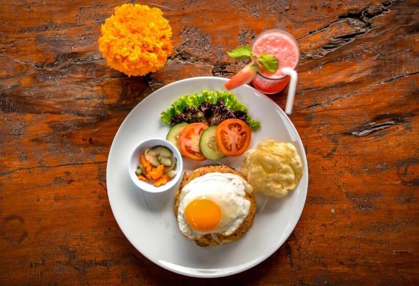 Jati 3 Bungalows And Spa