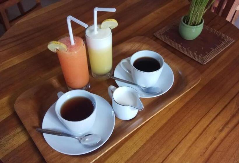 Jati 3 Bungalows And Spa