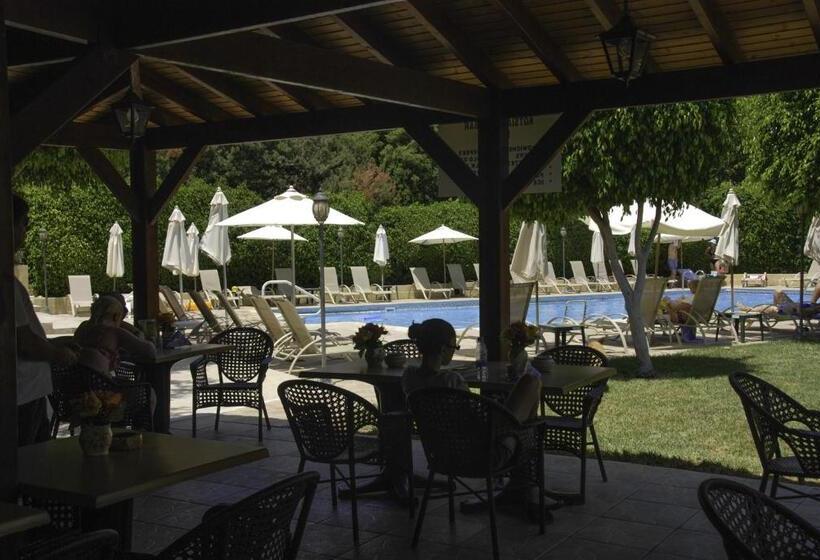 Kotzias Beach Apartments